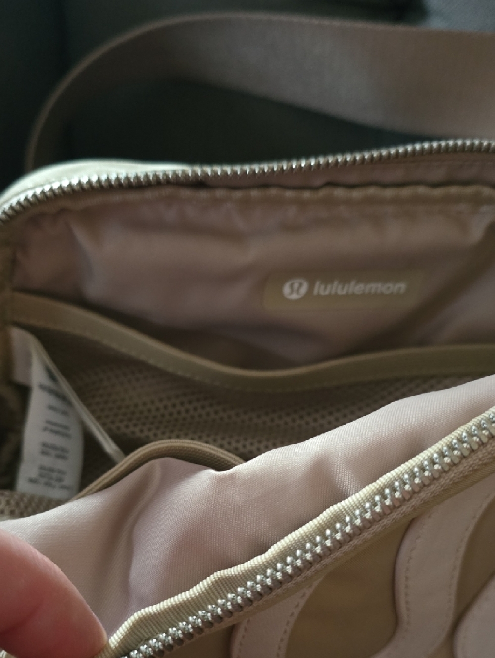 lululemon athletica Beige Belt Bag with White Logo Accent - Picture 2 of 7